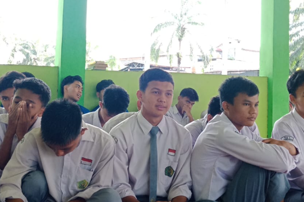 Penyuluhan Kesehatan tentang Bahaya HIV/AIDS