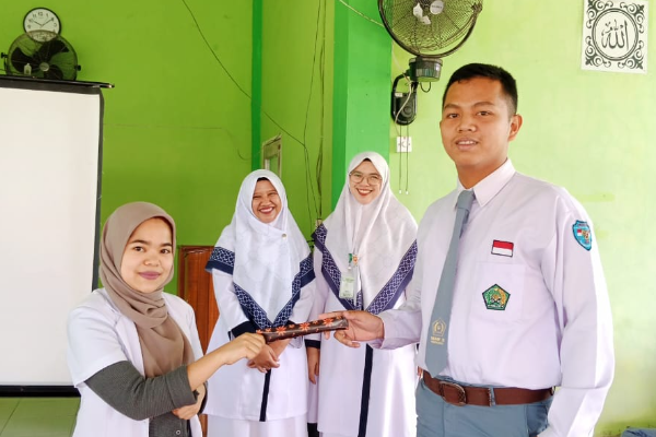Penyuluhan Kesehatan tentang Bahaya HIV/AIDS